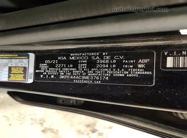 3KPF44AC9ME376174 2021 KIA FORTE Black Engine compartment view