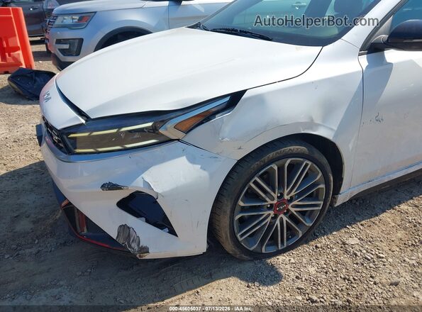 3KPF44AC9NE469908 2022 KIA FORTE White Widok z przodu