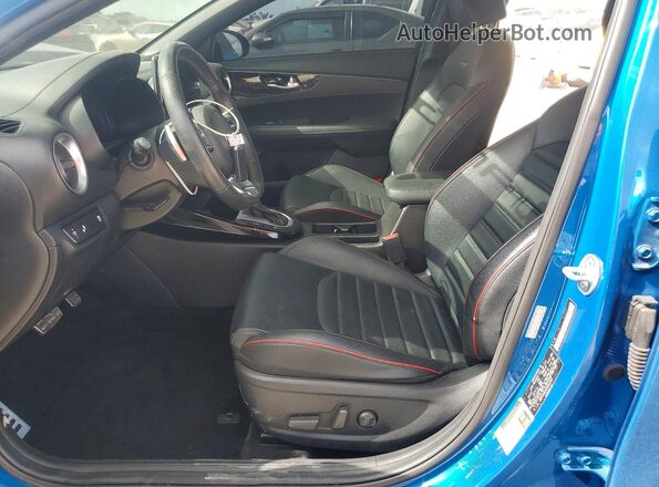 3KPF44AC9PE561054 2023 KIA FORTE Blue Widok wnętrza z przodu