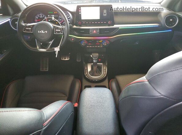 3KPF44AC9PE561054 2023 KIA FORTE Blue Widok deski rozdzielczej