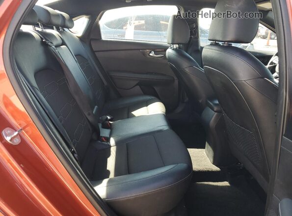 3KPF54AD0PE596006 2023 KIA FORTE Оранжевый Вид задних сидений