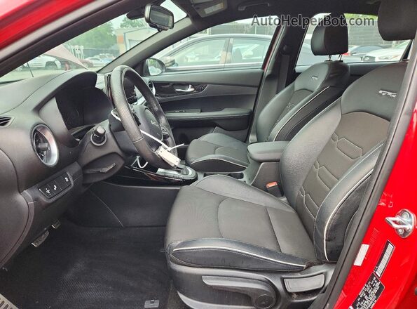 3KPF54AD0RE743122 2024 KIA FORTE Red წინა სალონის ხედი