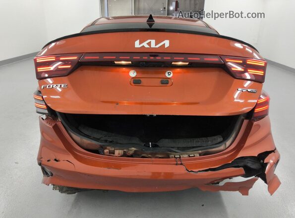 3KPF54AD1NE434768 2022 KIA FORTE Orange 