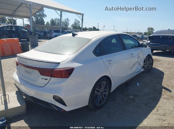 3KPF54AD1PE670517 2023 KIA FORTE White უკანა მარჯვენა