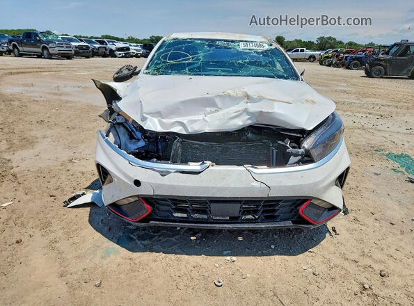3KPF54AD1RE749558 2024 KIA FORTE Белый Вид спереди