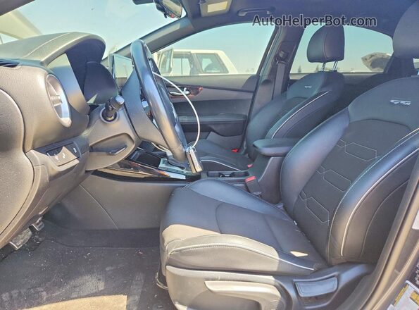 3KPF54AD1RE759670 2024 KIA FORTE Black Vista interior delantera