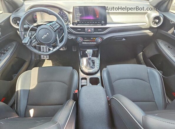 3KPF54AD1RE759670 2024 KIA FORTE Black Vista del salpicadero