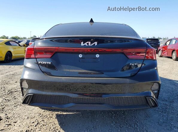 3KPF54AD1RE826249 2024 KIA FORTE Black Rear view