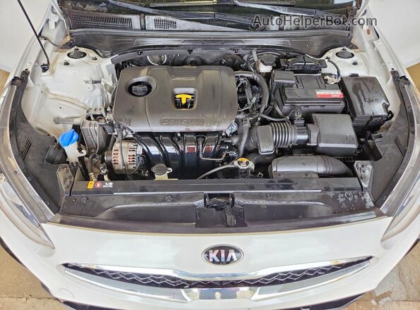 3KPF54AD2ME281039 2021 KIA FORTE White Вид задньої частини салону