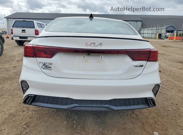 3KPF54AD2NE441177 2022 KIA FORTE White უკანა ხედი