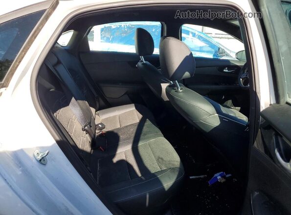 3KPF54AD2PE602162 2023 KIA FORTE Белый Вид задних сидений