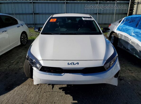 3KPF54AD2PE602162 2023 KIA FORTE Белый Вид спереди