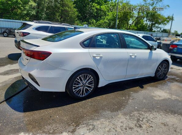 3KPF54AD2PE606017 2023 KIA FORTE White Задня права чверть