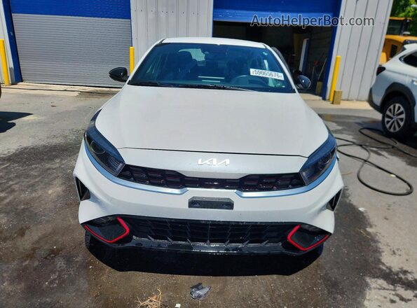 3KPF54AD2PE606017 2023 KIA FORTE White Вид спереду