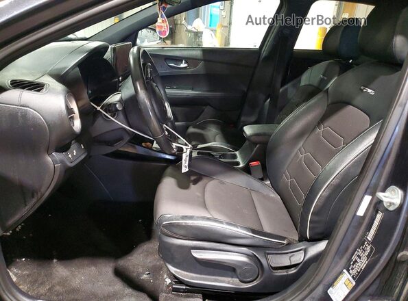 3KPF54AD3NE484667 2022 KIA FORTE Gray Front interior view