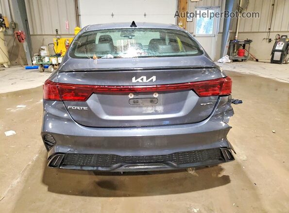 3KPF54AD3NE484667 2022 KIA FORTE Gray Rear view