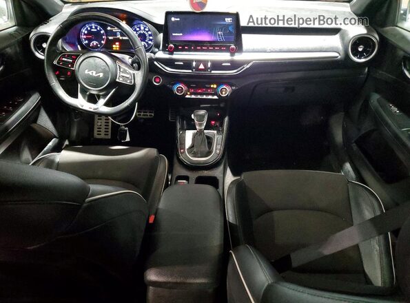3KPF54AD3NE484667 2022 KIA FORTE Gray Dashboard view