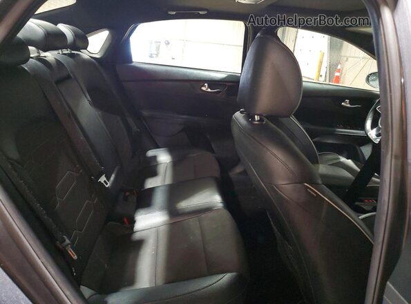 3KPF54AD3NE484667 2022 KIA FORTE Gray Rear seats view
