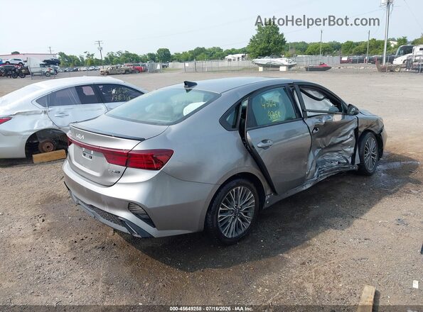 3KPF54AD3PE637583 2023 KIA FORTE Серебряный Задняя правая четверть