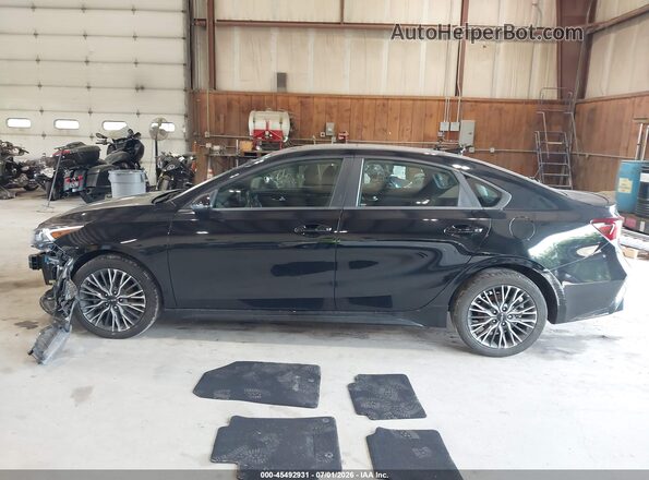 3KPF54AD3RE723219 2024 KIA FORTE Black Widok wnętrza z tyłu