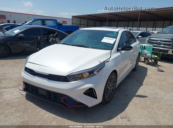 3KPF54AD3RE741848 2024 KIA FORTE White წინა მარცხენა ხედი სამი მეოთხედიდან