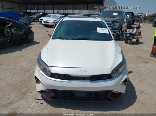 3KPF54AD3RE741848 2024 KIA FORTE White ხელსაწყოთა პანელის ხედი