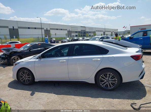 3KPF54AD3RE741848 2024 KIA FORTE White სალონის 360-გრადუსიანი ხედი