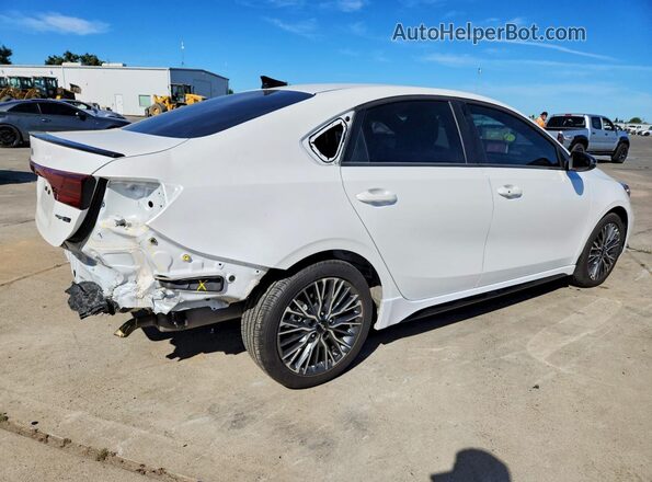 3KPF54AD3RE840847 2024 KIA FORTE White Tył prawy
