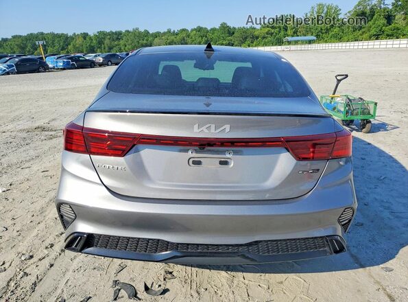 3KPF54AD4NE421108 2022 KIA FORTE Серебряный Вид сзади