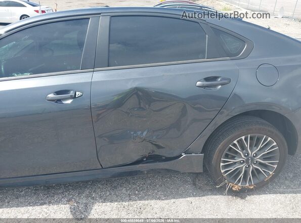 3KPF54AD4NE422372 2022 KIA FORTE Gray Вид спереду