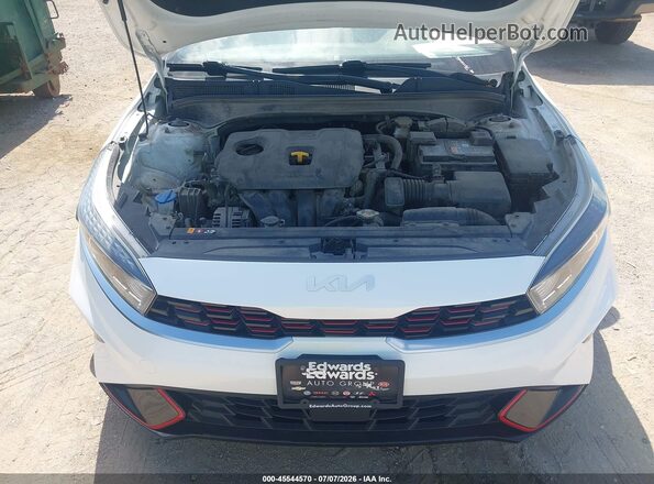 3KPF54AD4NE428964 2022 KIA FORTE White უკანა ხედი