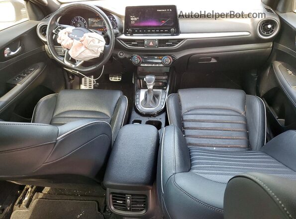 3KPF54AD4PE514794 2023 KIA FORTE Серый Вид панели приборов