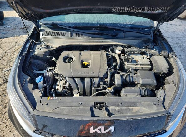 3KPF54AD4PE531255 2023 KIA FORTE Gray Widok wnętrza z tyłu
