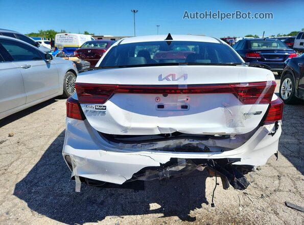 3KPF54AD4PE559377 2023 KIA FORTE Белый Вид сзади