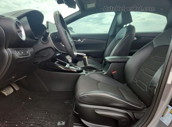 3KPF54AD4PE581170 2023 KIA FORTE Silver Սալոնի դիմացի տեսք