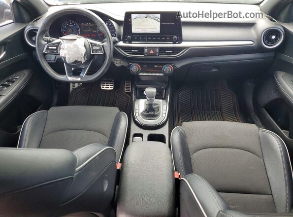 3KPF54AD4PE640069 2023 KIA FORTE Серебряный Вид панели приборов