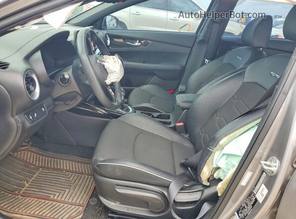 3KPF54AD4PE640069 2023 KIA FORTE Серебряный Вид салона спереди