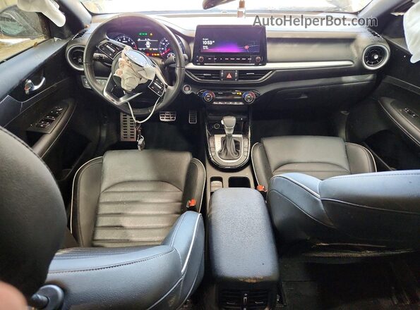 3KPF54AD4RE721723 2024 KIA FORTE Черный Вид панели приборов