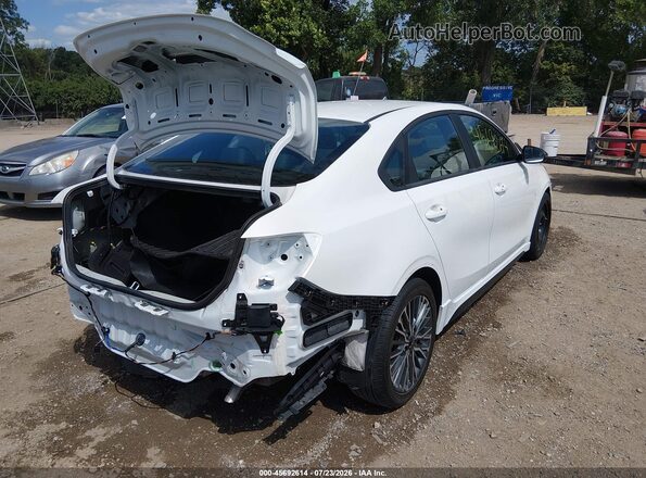 3KPF54AD4RE838444 2024 KIA FORTE White Tył prawy