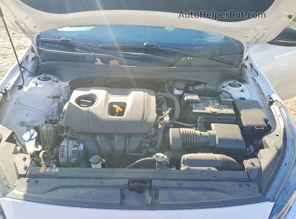 3KPF54AD5NE491880 2022 KIA FORTE White Vista interior trasera