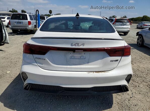 3KPF54AD5PE592257 2023 KIA FORTE White უკანა ხედი