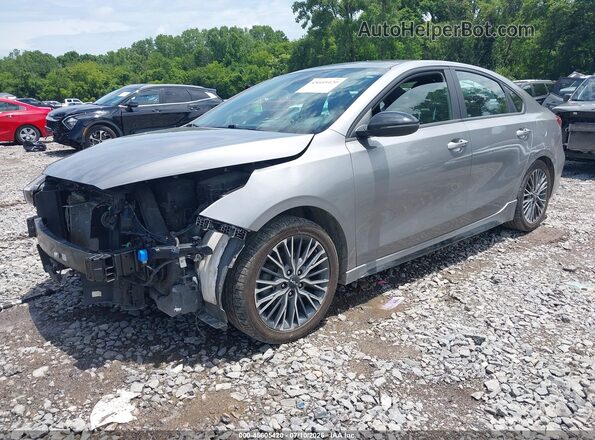 3KPF54AD5RE690871 2024 KIA FORTE Gray Առջևի ձախ երեք քառորդ տեսարան