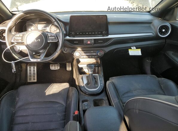 3KPF54AD5RE733072 2024 KIA FORTE Черный Вид панели приборов