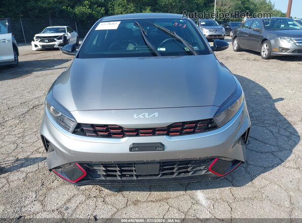 3KPF54AD6PE658038 2023 KIA FORTE Gray Widok z przodu