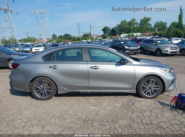 3KPF54AD6PE658038 2023 KIA FORTE Gray Widok zestawu wskaźników