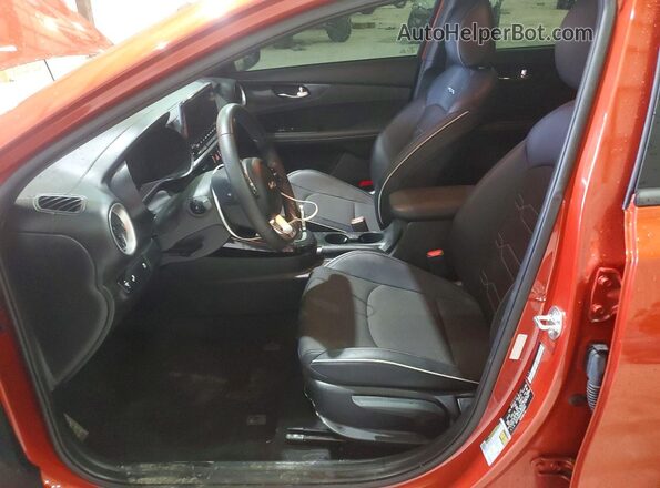 3KPF54AD6PE669895 2023 KIA FORTE Orange წინა სალონის ხედი