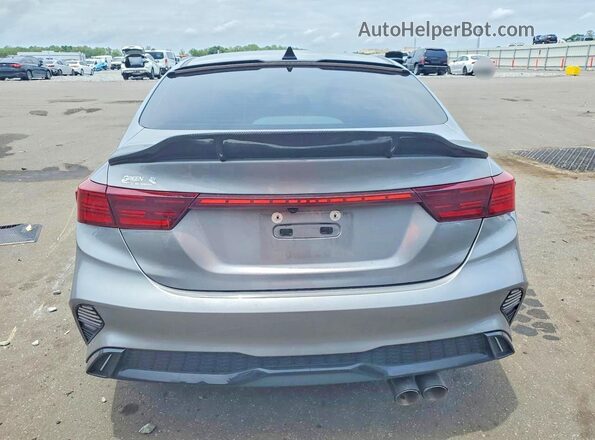 3KPF54AD6RE771085 2024 KIA FORTE Серый Вид сзади