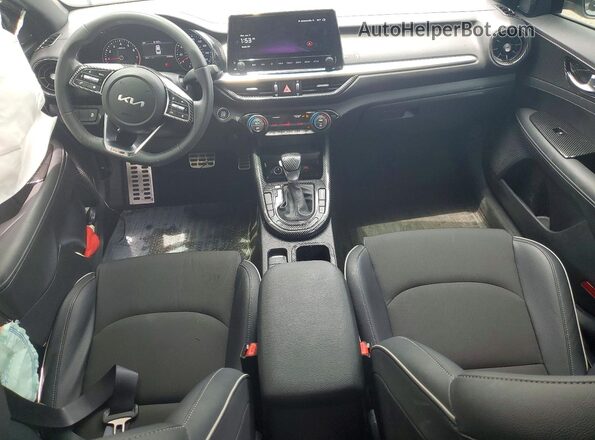 3KPF54AD6RE771085 2024 KIA FORTE Серый Вид панели приборов