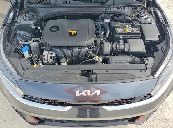 3KPF54AD6RE772463 2024 KIA FORTE Gray უკანა სალონის ხედი