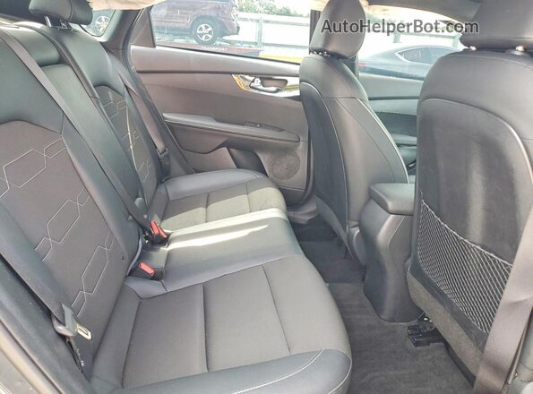 3KPF54AD6RE772463 2024 KIA FORTE Gray უკანა სავარძლების ხედი